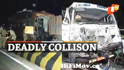 View Full Screen: 15 dead 40 injured after bus collides with truck in rewa madhya pradesh.jpg