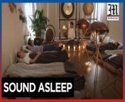 China&#39;s young workers nap away worries with singing bowls&#60;br/&#62;&#60;br/&#62;Xuan is one of an estimated 300 million Chinese people suffering from insomnia, the product of a high-stress, high-pressure culture. Through sound therapy sessions, she finally gets some decent sleep.&#60;br/&#62;&#60;br/&#62;Video by AFP&#60;br/&#62;&#60;br/&#62;Subscribe to The Manila Times Channel - https://tmt.ph/YTSubscribe &#60;br/&#62; &#60;br/&#62;Visit our website at https://www.manilatimes.net &#60;br/&#62; &#60;br/&#62;Follow us: &#60;br/&#62;Facebook - https://tmt.ph/facebook &#60;br/&#62;Instagram - https://tmt.ph/instagram &#60;br/&#62;Twitter - https://tmt.ph/twitter &#60;br/&#62;DailyMotion - https://tmt.ph/dailymotion &#60;br/&#62; &#60;br/&#62;Subscribe to our Digital Edition - https://tmt.ph/digital &#60;br/&#62; &#60;br/&#62;Check out our Podcasts: &#60;br/&#62;Spotify - https://tmt.ph/spotify &#60;br/&#62;Apple Podcasts - https://tmt.ph/applepodcasts &#60;br/&#62;Amazon Music - https://tmt.ph/amazonmusic &#60;br/&#62;Deezer: https://tmt.ph/deezer &#60;br/&#62;Stitcher: https://tmt.ph/stitcher&#60;br/&#62;Tune In: https://tmt.ph/tunein&#60;br/&#62; &#60;br/&#62;#TheManilaTimes&#60;br/&#62;#tmtnews &#60;br/&#62;#china &#60;br/&#62;#xuan &#60;br/&#62;#insomnia