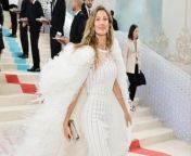 After her failed marriage and new relationship were the butt of a string of gags at the live comedy show, Gisele Bündchen is said to have been left “deeply disappointed” by the jibes at Tom Brady’s Netflix roast.