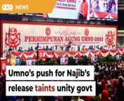 USM’s Azmil Tayeb says the strategy will do more harm than good to the government, particularly if it aims to stay in power after GE16.&#60;br/&#62;&#60;br/&#62;&#60;br/&#62;Read More: &#60;br/&#62;https://www.freemalaysiatoday.com/category/nation/2024/05/09/umno-tainting-unity-govt-with-push-for-najibs-release-says-analyst/&#60;br/&#62;&#60;br/&#62;&#60;br/&#62;Free Malaysia Today is an independent, bi-lingual news portal with a focus on Malaysian current affairs.&#60;br/&#62;&#60;br/&#62;Subscribe to our channel - http://bit.ly/2Qo08ry&#60;br/&#62;------------------------------------------------------------------------------------------------------------------------------------------------------&#60;br/&#62;Check us out at https://www.freemalaysiatoday.com&#60;br/&#62;Follow FMT on Facebook: https://bit.ly/49JJoo5&#60;br/&#62;Follow FMT on Dailymotion: https://bit.ly/2WGITHM&#60;br/&#62;Follow FMT on X: https://bit.ly/48zARSW &#60;br/&#62;Follow FMT on Instagram: https://bit.ly/48Cq76h&#60;br/&#62;Follow FMT on TikTok : https://bit.ly/3uKuQFp&#60;br/&#62;Follow FMT Berita on TikTok: https://bit.ly/48vpnQG &#60;br/&#62;Follow FMT Telegram - https://bit.ly/42VyzMX&#60;br/&#62;Follow FMT LinkedIn - https://bit.ly/42YytEb&#60;br/&#62;Follow FMT Lifestyle on Instagram: https://bit.ly/42WrsUj&#60;br/&#62;Follow FMT on WhatsApp: https://bit.ly/49GMbxW &#60;br/&#62;------------------------------------------------------------------------------------------------------------------------------------------------------&#60;br/&#62;Download FMT News App:&#60;br/&#62;Google Play – http://bit.ly/2YSuV46&#60;br/&#62;App Store – https://apple.co/2HNH7gZ&#60;br/&#62;Huawei AppGallery - https://bit.ly/2D2OpNP&#60;br/&#62;&#60;br/&#62;#FMTNews #Umno #UnityGovernment #NajibRazak #Realease