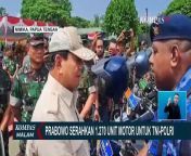 MIMIKA, KOMPAS.TV - Maknai Hari Pahlawan Nasional, Menteri Pertahanan Republik Indonesia Prabowo Subitanto membagikan 1.270 unit sepeda motor untuk TNI-Polri di Mimika Papua Tengah. &#60;br/&#62; &#60;br/&#62;Penyerahan puluhan sepeda motor yang dilakukan Prabowo, sebagai bentuk dukungan kepada Prajurit TNI-Polri dalam menjalankan tugas sebagai pelindung dan pengayom masyarakat. &#60;br/&#62; &#60;br/&#62;Sementara itu, Ganjar disambut ratusan relawan pendukung Ganjar-Mahfud yang terdiri dari kelompok petani, nelayan dan budayawan di Dusun Juli Aras Kabu, Kecamatan Beringin, Kabupaten Deli Serdang. &#60;br/&#62; &#60;br/&#62;Dalam pertemuan dengan pendukungnya, Ganjar menyampaikan sejumlah permasalahan kebutuhan bahan pokok yang mahal. &#60;br/&#62; &#60;br/&#62;Baca Juga Bertemu Relawan di Deli Serdang, Ganjar Soroti Kenaikan Harga Kebutuhan Pokok di https://www.kompas.tv/video/459899/bertemu-relawan-di-deli-serdang-ganjar-soroti-kenaikan-harga-kebutuhan-pokok &#60;br/&#62; &#60;br/&#62;Artikel ini bisa dilihat di :https://www.kompas.tv/video/459903/prabowo-serahkan-1-270-unit-motor-untuk-tni-polri-di-papua