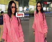 Rupali Ganguly Looking so Gorgeous In Ethnic wear When She Spotted at Airport. She interacts with Paps. For all Latest updates on tv news please subscribe to FilmiBeat. &#60;br/&#62;&#60;br/&#62;#RupaliGanguly #RupaliGangulySpotted #Anupama&#60;br/&#62;~HT.97~PR.133~