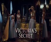 Spot features Supermodels Candice Swanepoel, Lindsay Ellingson, Gracie Carvalho, Martha Hunt and the Victoria&#39;s Secret&#39;s limited-edition Very Sexy Glamour Tote.