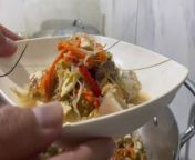 This ginisang togue is quick to make in under 30 minutes and easy on the budget, but it&#39;s also healthy and tasty! Bean sprouts are a delicious and nutritious addition to your meal rotation. They&#39;re rich in plant protein, contain no fat, and are very low in calories. You can eat to your heart&#39;s content without guilt!
