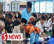 The Sultan of Selangor, Sultan Sharafuddin Idris Shah, who is also the captain-in chief of the Royal Malaysian Navy (RMN) joined a Yasin recital, tahlil and special sermon at a mosque at the Lumut naval base on Friday (April 26) to commemorate the 10 navy personnel who perished in the April 23 helicopter crash.&#60;br/&#62;&#60;br/&#62;Read more at https://shorturl.at/pvwAX&#60;br/&#62;&#60;br/&#62;WATCH MORE: https://thestartv.com/c/news&#60;br/&#62;SUBSCRIBE: https://cutt.ly/TheStar&#60;br/&#62;LIKE: https://fb.com/TheStarOnline