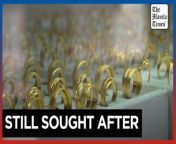 Record gold prices slow London sales but demand remains robust&#60;br/&#62;&#60;br/&#62;Record-high gold prices have hit jewelry sales along an east London street famed for wedding shopping among the south Asian diaspora, but shop owners are confident that demand for the precious metal remains robust.&#60;br/&#62;&#60;br/&#62;Video by AFP&#60;br/&#62;&#60;br/&#62;Subscribe to The Manila Times Channel - https://tmt.ph/YTSubscribe &#60;br/&#62;&#60;br/&#62;Visit our website at https://www.manilatimes.net &#60;br/&#62;&#60;br/&#62;Follow us: &#60;br/&#62;Facebook - https://tmt.ph/facebook &#60;br/&#62;Instagram - https://tmt.ph/instagram &#60;br/&#62;Twitter - https://tmt.ph/twitter &#60;br/&#62;DailyMotion - https://tmt.ph/dailymotion &#60;br/&#62;&#60;br/&#62;Subscribe to our Digital Edition - https://tmt.ph/digital &#60;br/&#62;&#60;br/&#62;Check out our Podcasts: &#60;br/&#62;Spotify - https://tmt.ph/spotify &#60;br/&#62;Apple Podcasts - https://tmt.ph/applepodcasts &#60;br/&#62;Amazon Music - https://tmt.ph/amazonmusic &#60;br/&#62;Deezer: https://tmt.ph/deezer &#60;br/&#62;Tune In: https://tmt.ph/tunein&#60;br/&#62;&#60;br/&#62;#TheManilaTimes&#60;br/&#62;#tmtnews &#60;br/&#62;#london &#60;br/&#62;#gold